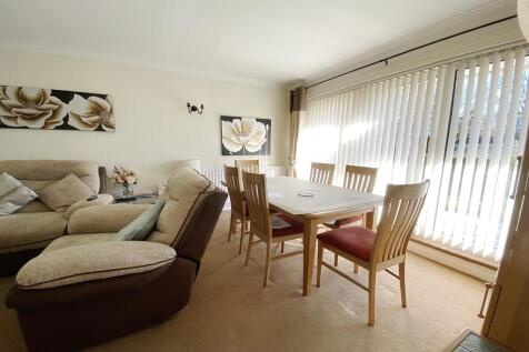 Lounge/Dining Rm