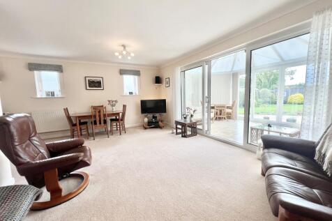 Living Room (2)