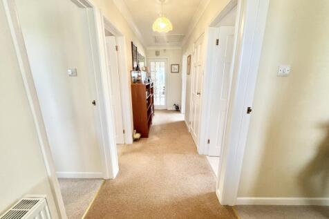 Hallway.jpeg