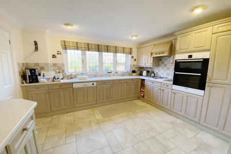 Kitchen/Breakfast Rm