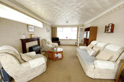 Lounge/Dining Rm