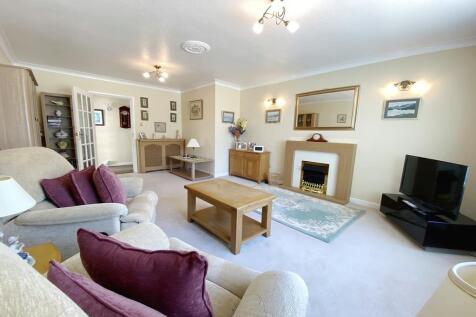 Lounge/Dining Rm