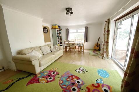 Lounge/Dining Rm