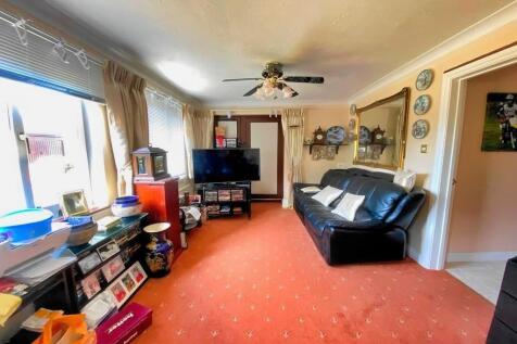 Lounge/Dining Rm
