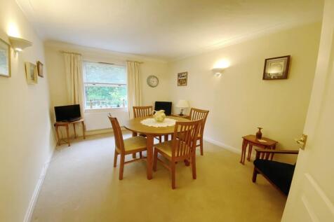 Dining Rm/Bedroom