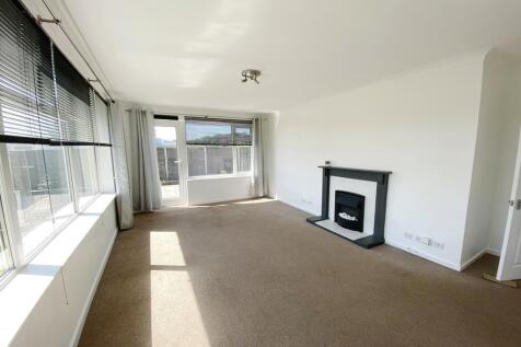 Lounge/Dining Rm
