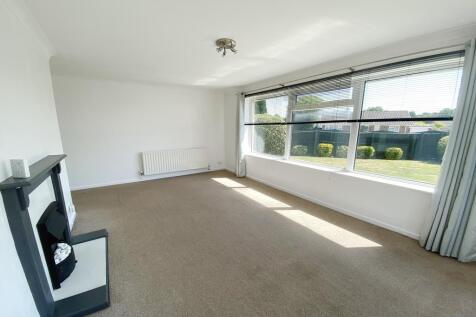 Lounge/Dining Rm