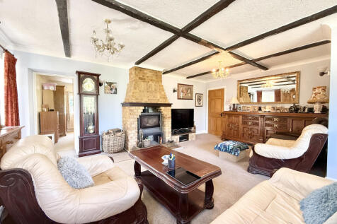 Lounge/Dining Rm