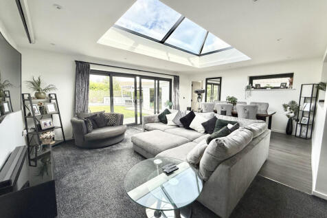 Open Plan Room