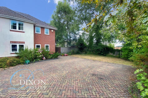 Front Garden/Parking
