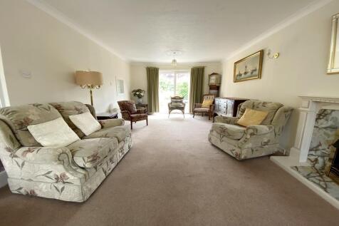 Lounge/Dining Rm