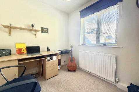 Bedroom 5/Study