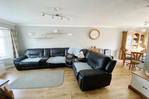 Lounge/Dining Rm
