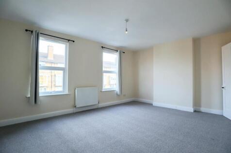 Bedroom 1.jpg