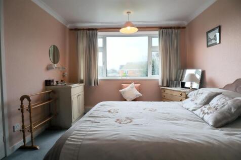Bedroom 2 (2).jpg