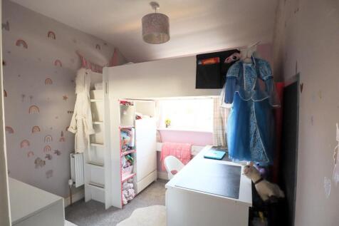 Bed 3.jpg