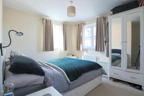 Bedroom 1.jpg