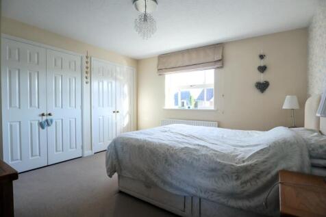 Bedroom 1.jpg