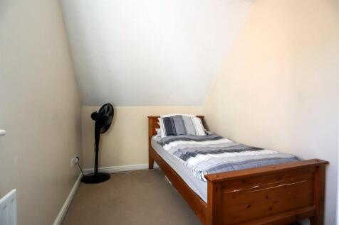 Bedroom 4.jpg