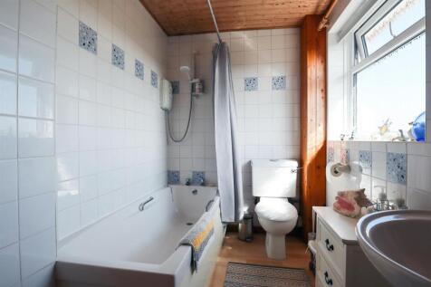 Bathroom.jpg