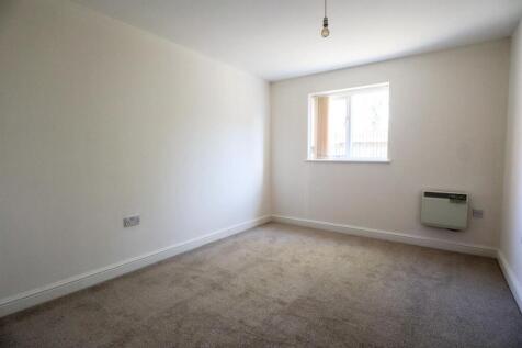 Bedroom 1.jpg