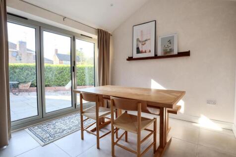 Dining room.jpg