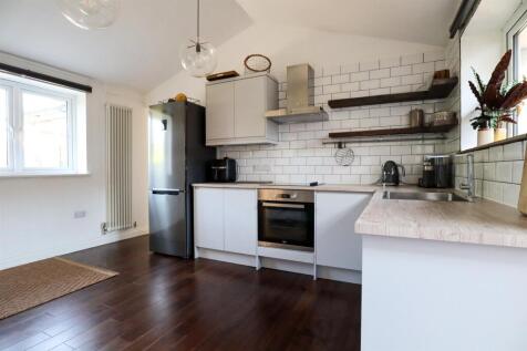 Kitchen (2).jpg