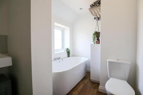 Bathroom.jpg