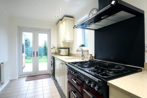 Kitchen (2).jpg