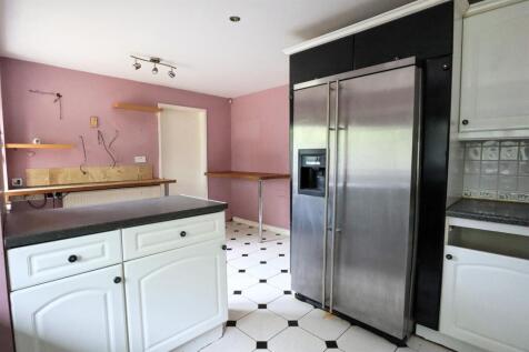Kitchen (2).jpg