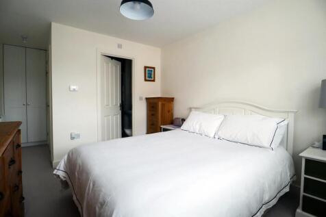 Bedroom 1 (2).jpg