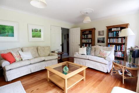 Sitting room (2).jpg