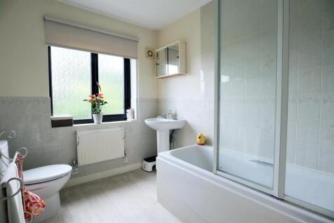 Bathroom.jpg