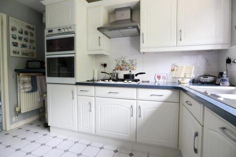 Kitchen (2).jpg