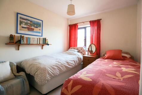 Bedroom 4.jpg
