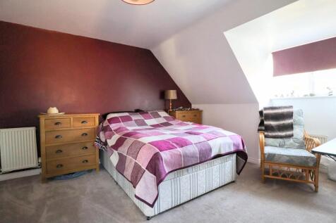 Bedroom 1.jpg
