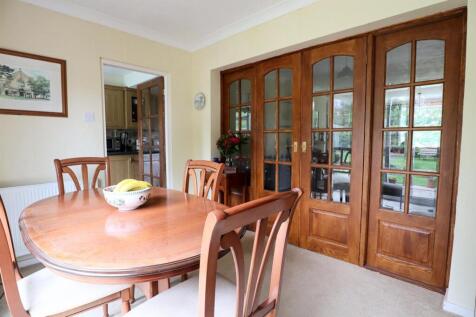 Dining room (3).jpg