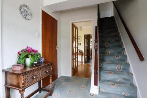 Entrance hall.jpg