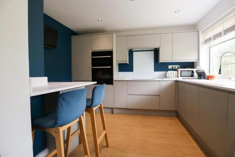 Kitchen (3).jpg