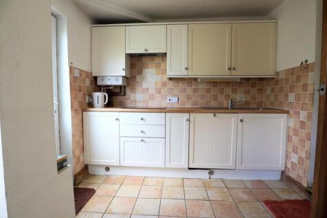 Kitchen (3).jpg