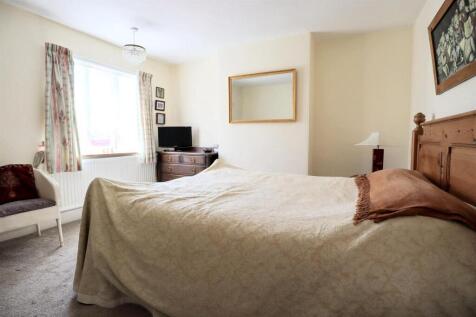 Bedroom 1 (2).jpg