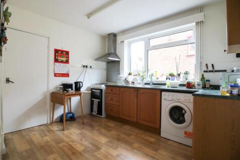 Kitchen (2).jpg