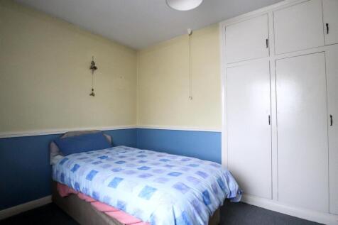 Bedroom 2 (2).jpg