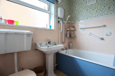 Bathroom.jpg