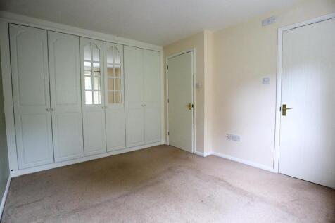 Bedroom 1.jpg