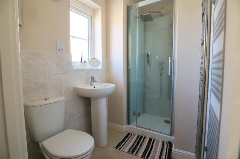Ensuite Shower room.jpg