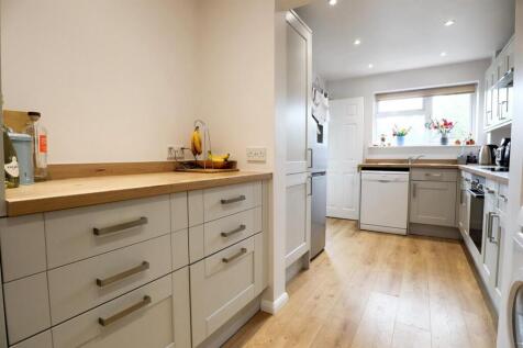 Kitchen (2).jpg