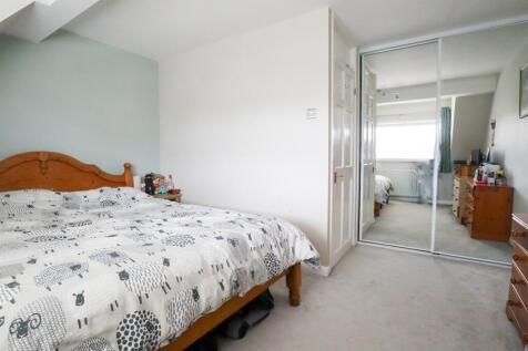 Bedroom 1 (2).jpg