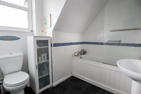 Bathroom.jpg