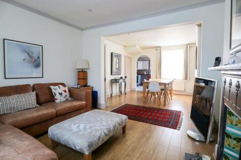 Sitting room (3).jpg